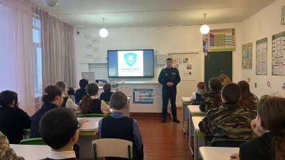 Встреча учащихся с УИП старшим лейтенантом Кайсаевым Б.А